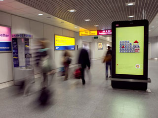 Портретный рекламный LCD дисплей